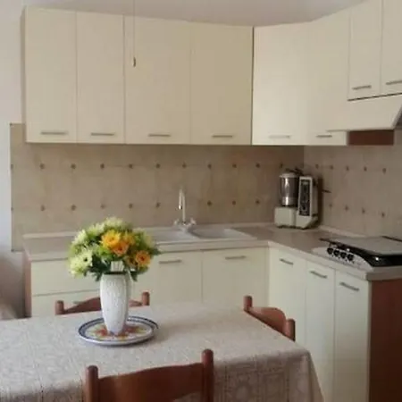 Homeinn Appia Antica شقة